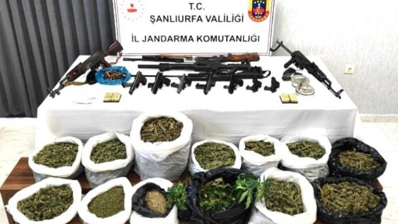 Jandarma Viranşehir’de Uyuşturucu Operasyonu Düzenledi