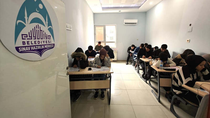 Eyyübiyeli Gençlerden Sınav Hazırlık Merkezlerine İlgi