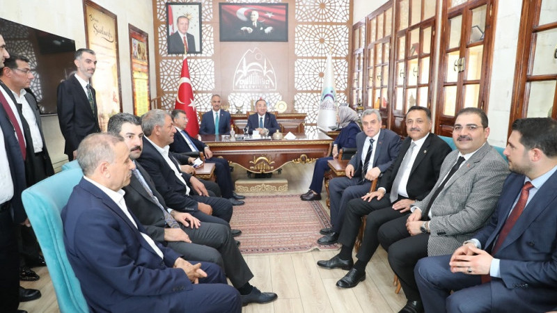 AK Partililerden Başkan Mehmet Kuş'a Tebrik Ziyareti