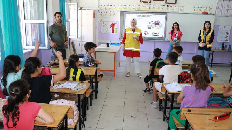 Haliliye'de Öğrencilere Teknoloji Bağımlılığı Semineri Verildi