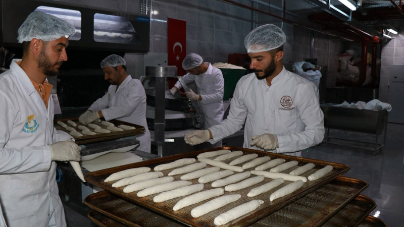 Haliliye'de Üretilen Ekmekler Vatandaşların Sofralarına Ulaştırıyor