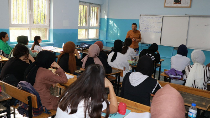 Haliliye Belediyesi Gençlere Dershane Hizmeti Sunuyor