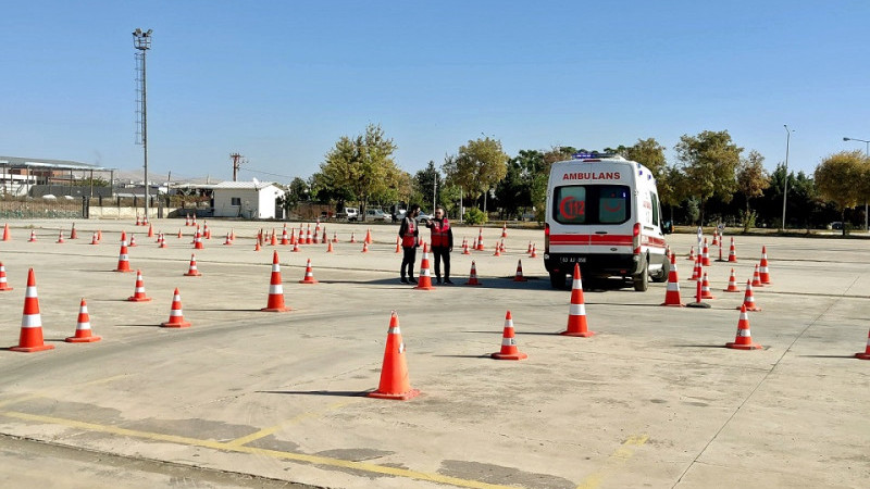 Şanlıurfa'da Ambulans Sürüş Güvenliği Eğitimi (ASGE) Tamamlandı