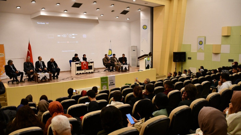 Harran Üniversitesi’nin Etkili Bilim Adamları Öğrencilerle Buluştu