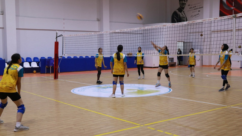 Haliliye'de Salon Sporları ile Gençler Destekleniyor