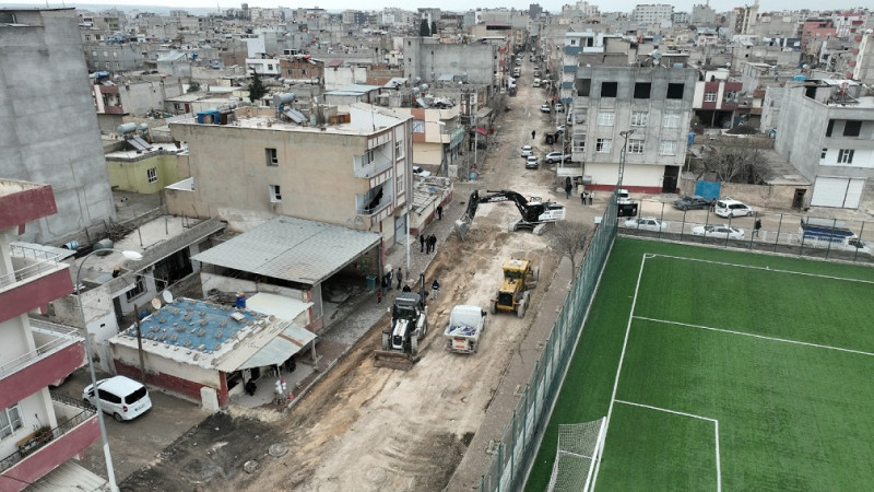 Büyükşehir Belediyesi Suruç'ta Deforme Olan Yolları Onarıyor