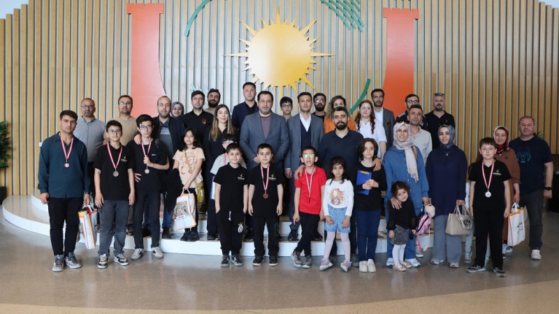 Şanlıurfa'da 23 Nisan Satranç Turnuvası Ödül Töreniyle Sona Erdi