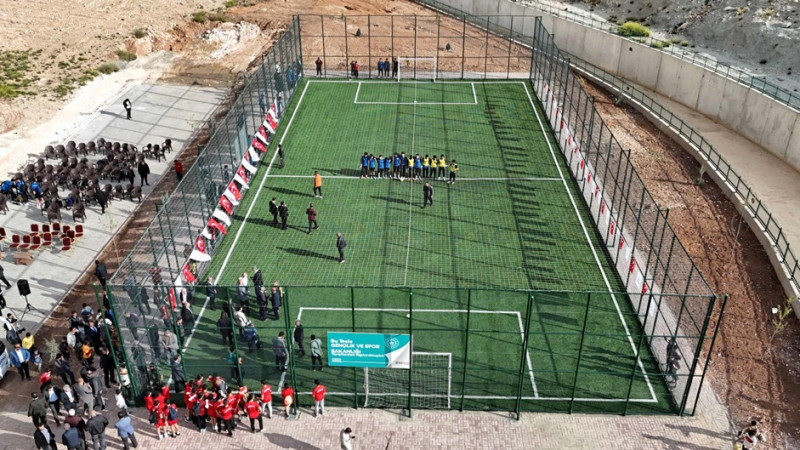  Karaköprü Batıkent Mahallesinde Sentetik Çim Sahanın Açılışı Yapıldı