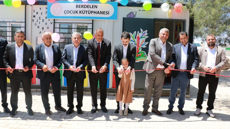 35 Yıl Önce Mezun Olduğu Okula Konteyner Kütüphane Kazandırıldı