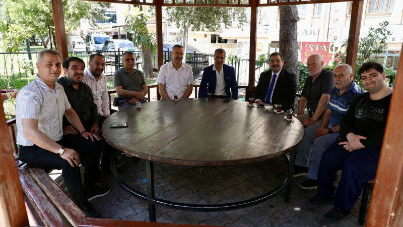 Başkan Canpolat, Yenişehir Mahallesinde Vatandaşları Ziyaret Etti