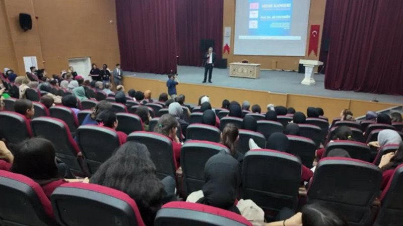 Karaköprü'de Farkındalık Konferansı Düzenlendi