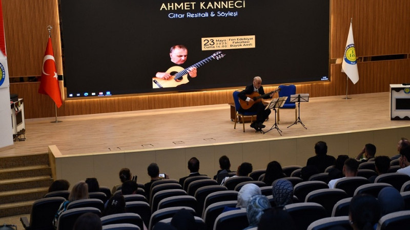 Ünlü Gitarist Ahmet Kanneci Harran Üniversitesi’nde Resital Verdi