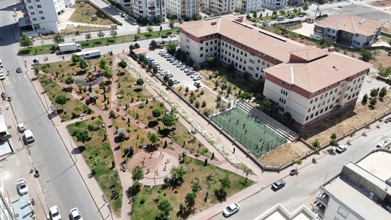 Karaköprü Belediyesi'nden Okullara Destek