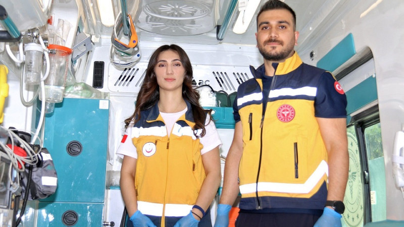 Şanlıurfa’da Ambulansta İkiz Doğum Gerçekleşti