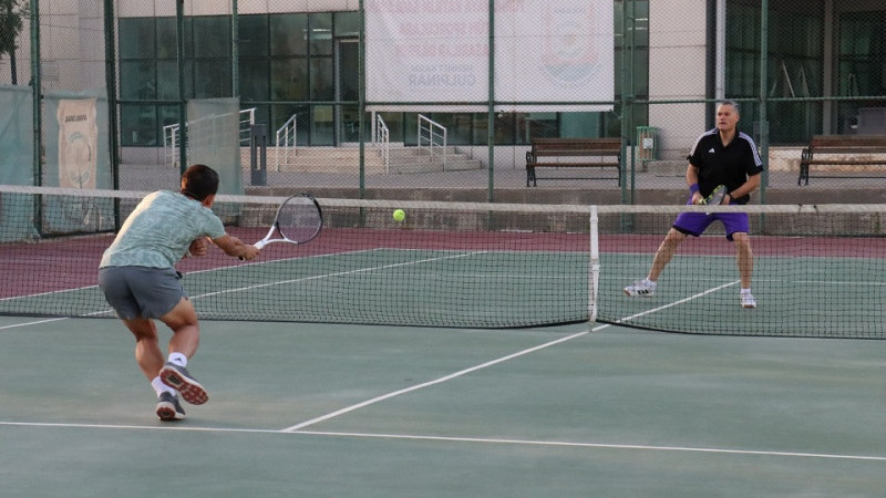 Şanlıurfa'da 15 Temmuz Demokrasi ve Zafer Bayramı Tenis Turnuvası Başladı