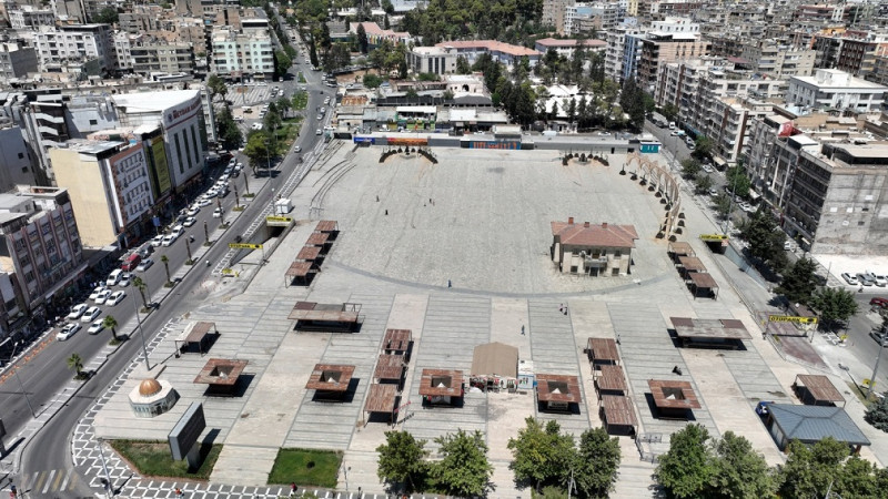 Topçu Meydanı ve Rabia Meydanı’nda Düzenleme Çalışması Yapıldı