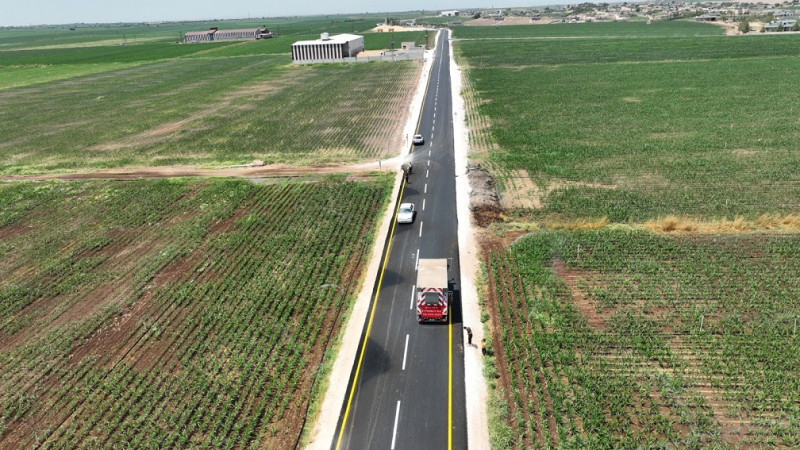 Büyükşehir Ceylanpınar Kırsalında Sıcak Asfalt Çalışmaları Yaptı
