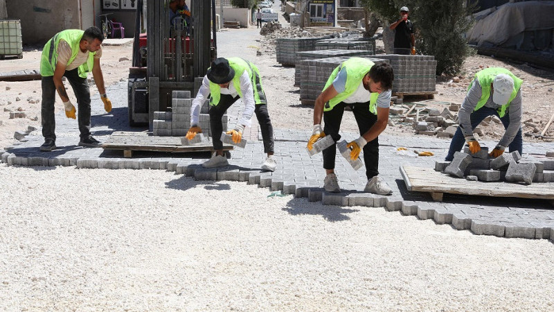Haliliye'de 17 Ekip ile Yol Yapım, Bakım ve Onarım Çalışmaları Sürüyor