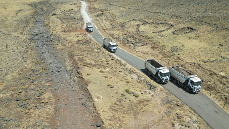 Şanlıurfa Büyükşehir Belediyesi'nden Siverek’te Neton Yol Çalışması