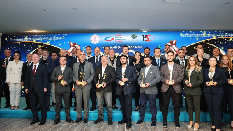 Başkan Gülpınar’a Yılın En Şeffaf Belediye Başkanı Ödülü Verildi