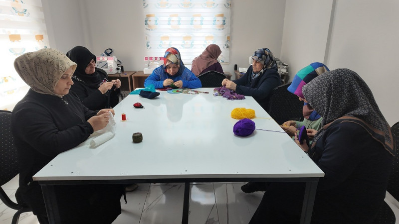 Haliliye'de El Sanatları ve Okuma-Yazma Kursları Sürüyor