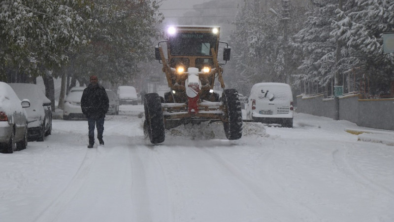Haliliye'de Yoğun Karla Mücadele Sürüyor