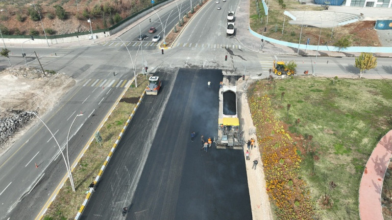 Büyükşehir Belediyesi 1 Buçuk Milyon Metrekare Sıcak Asfalt Serimi Yaptı