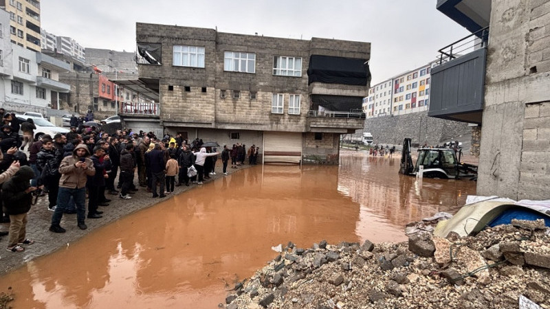 Eyyübiye Belediyesi Selden Etkilenen Bölgelerde Çalışma Yaptı