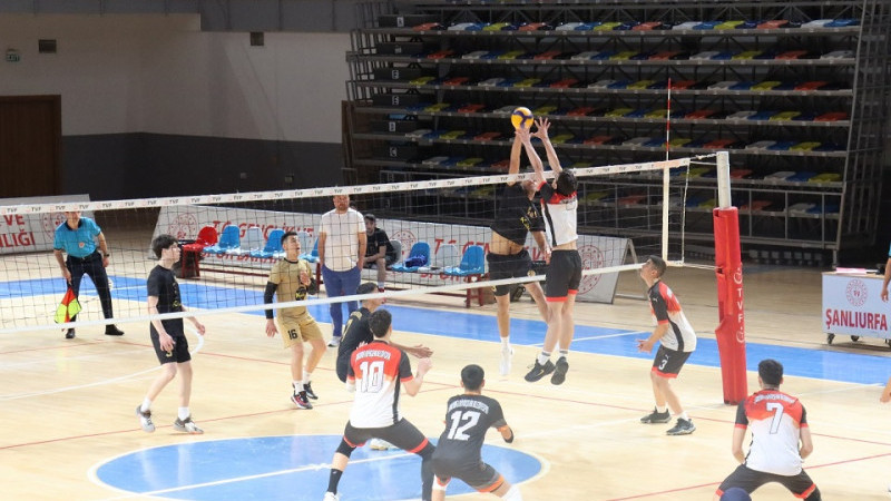 Şanlıurfa Büyükşehir Belediyesi Genç Erkekler Voleybol Takımı Filede İddialı