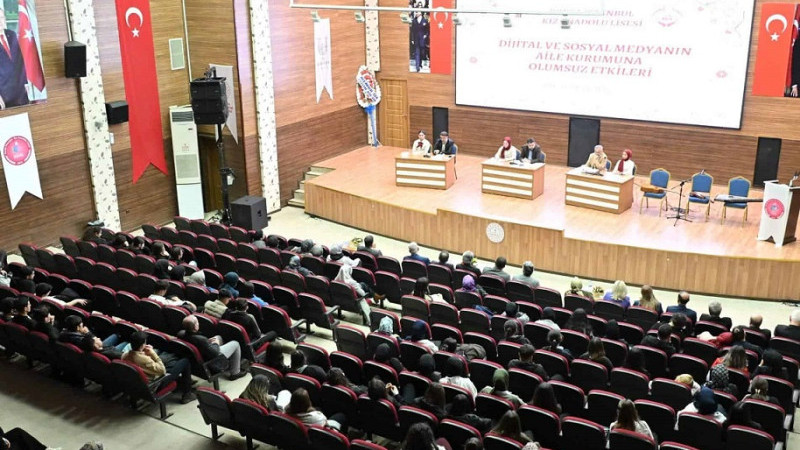 Gençler Aile Kurumunu 