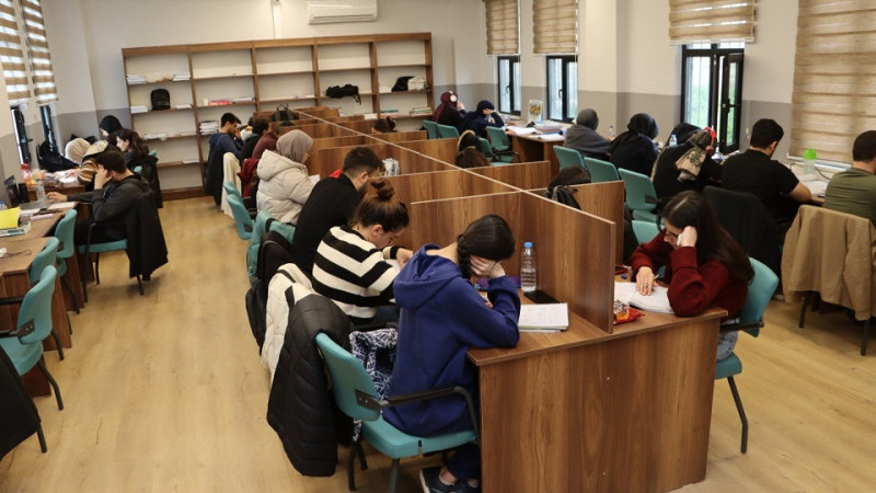 Karaköprü Belediyesi'nden YKS’ye Hazırlanan Öğrencilere Destek