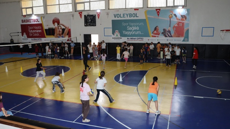 Karaköprü Doğukent Spor Kompleksi'ne Çocuk ve Gençlerden İlgi
