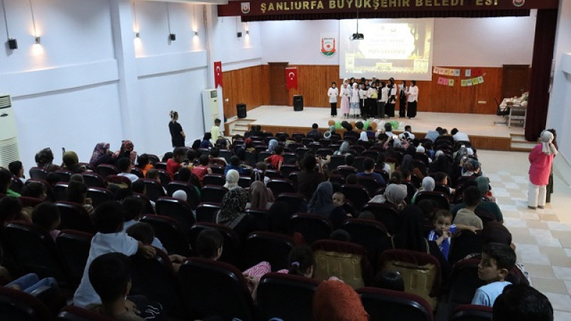 Kur’an-ı Kerim ve Dini Değerler Eğitimini Tamamlayan Öğrenciler Ödüllendirildi