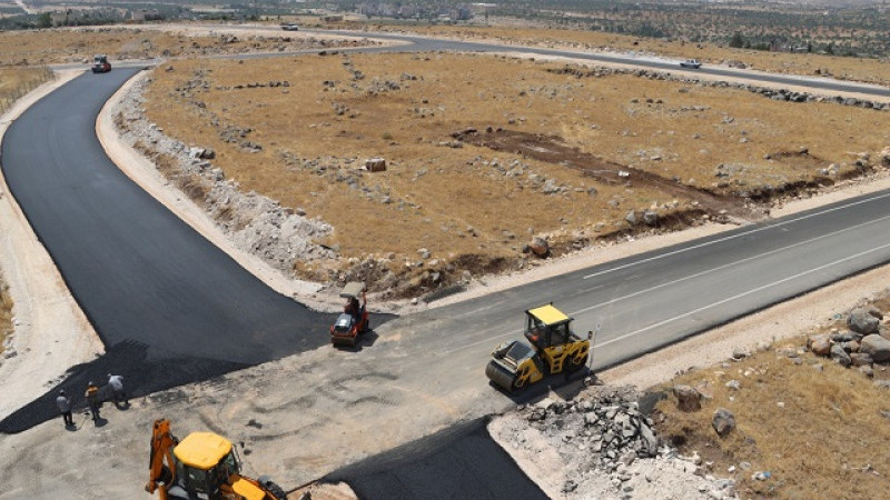 Şanlıurfa Büyükşehir Belediyesi Seyrantepe Mahallesi’nde Yeni Yollar Yapıyor