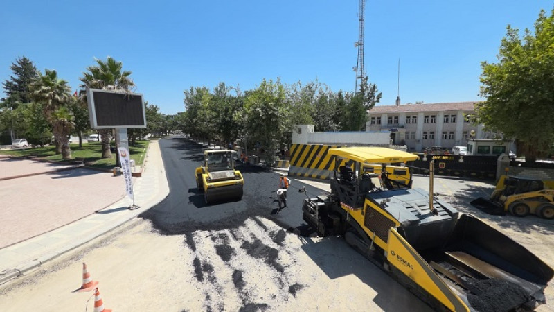Şanlıurfa Büyükşehir Belediyesi Siverek'te Yolları Yeniliyor 