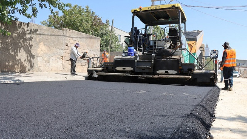 Büyükşehir Belediyesi Yol Yapım ve Yenileme Çalışmalarını Hilvan’da Sürdürüyor