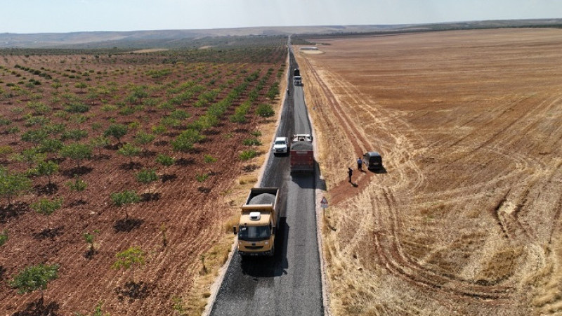 Şanlıurfa Büyükşehir Belediyesi'nden Karaköprü Kırsalında Yol Çalışması 