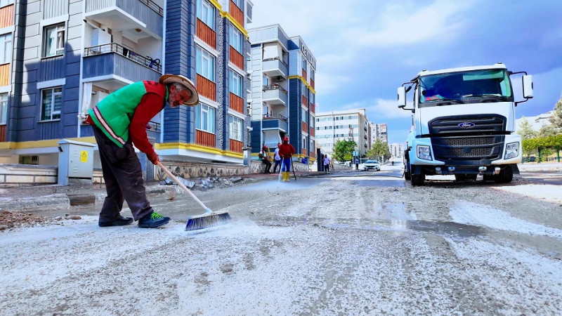 Karaköprü'de Temizlik Seferberliği Devam Ediyor