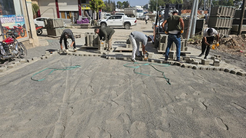 Viranşehir Kale Mahallesi’nde Parke Taşı Döşeme Çalışmaları Başlattı