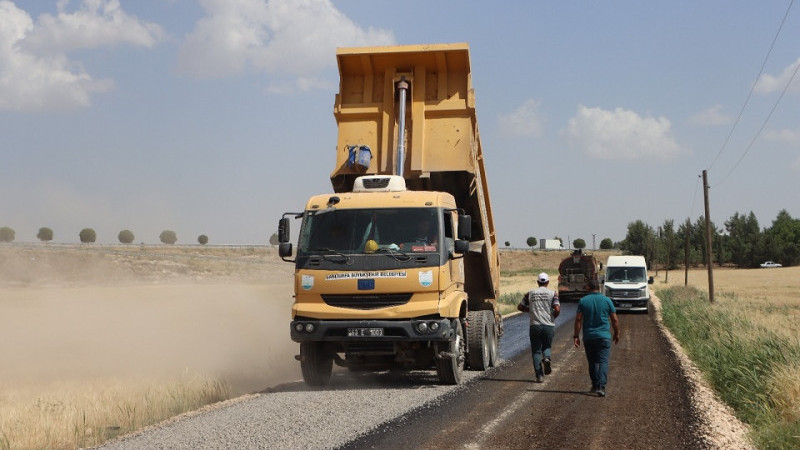 Şanlıurfa Büyükşehir Belediyesi, Kırsalda Asfalt Çalışmalarını Sürdürüyor