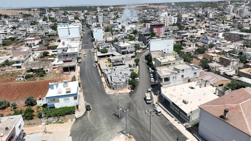 Şanlıurfa Büyükşehir Belediyesi'nin Yukarıgöklü'de Asfalt Çalışmaları Sürüyor