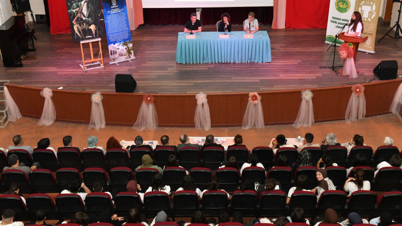 Öğrenciler, Uluslararası Taş Tepeler Resim Çalıştayında Sanatçılarla Buluştu