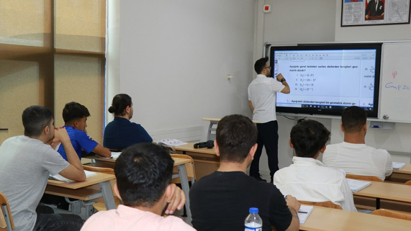 Haliliye Belediyesi'nden Gençlere Eğitim Desteği