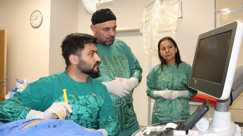 Şanlıurfa Harran Üniversitesi Hastanesi’nde Kapalı Yöntemle Kanser Tedavisi Yapıldı