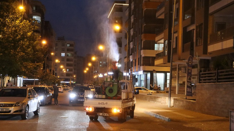 Şanlıurfa Büyükşehir Belediyesi Temizlik ve İlaçlama Çalışmalarına Hız Verdi