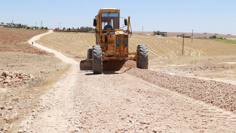Haliliye'nin Büyük Mirdesi Kırsal Mahallesi'nde Yol Çalışmalarını Tamamladı