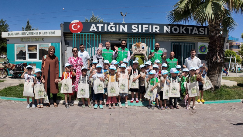Haliliye Belediyesi Öğrencilere Karne Hediyesi Verdi