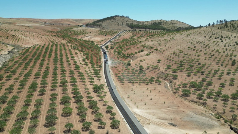 Şanlıurfa Büyükşehir Belediyesi, Birecik'te Gurup Yolunu Asfaltladı
