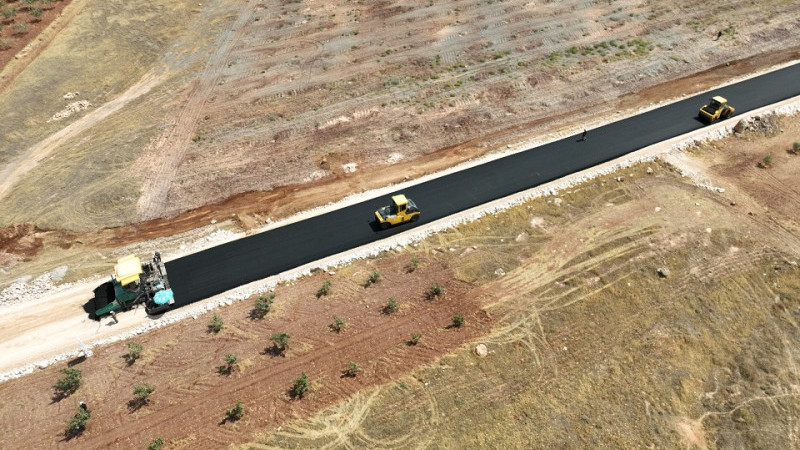 Şanlıurfa Büyükşehir Belediyesi Kırsal Yolları Yenileme Çalışmalarını Sürdürüyor