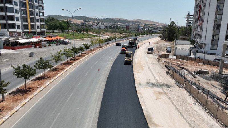 Büyükşehir Belediyesi Buluntu Hoca Bulvarı’nda Asfalt Çalışmalarına Başladı